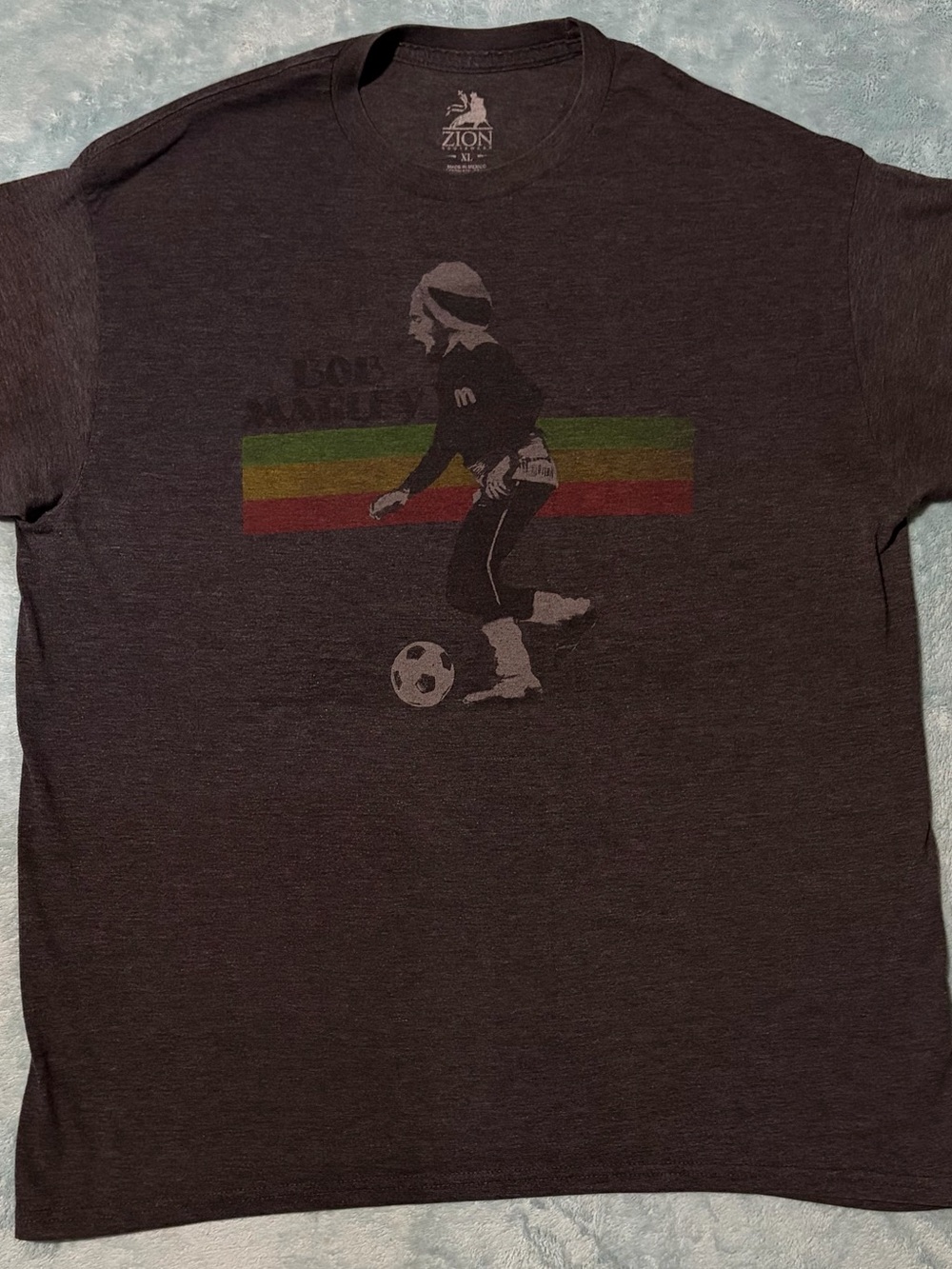 Bob Marley Reggae Rasta 1977 Futbol Soccer Music Zion Rootswear (Dark Grey XL)